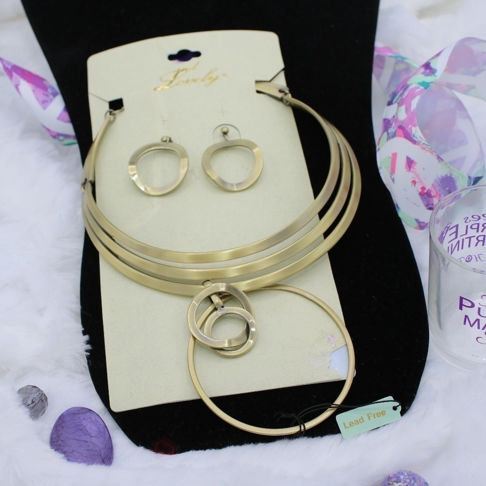 Gold Necklace and Earring set